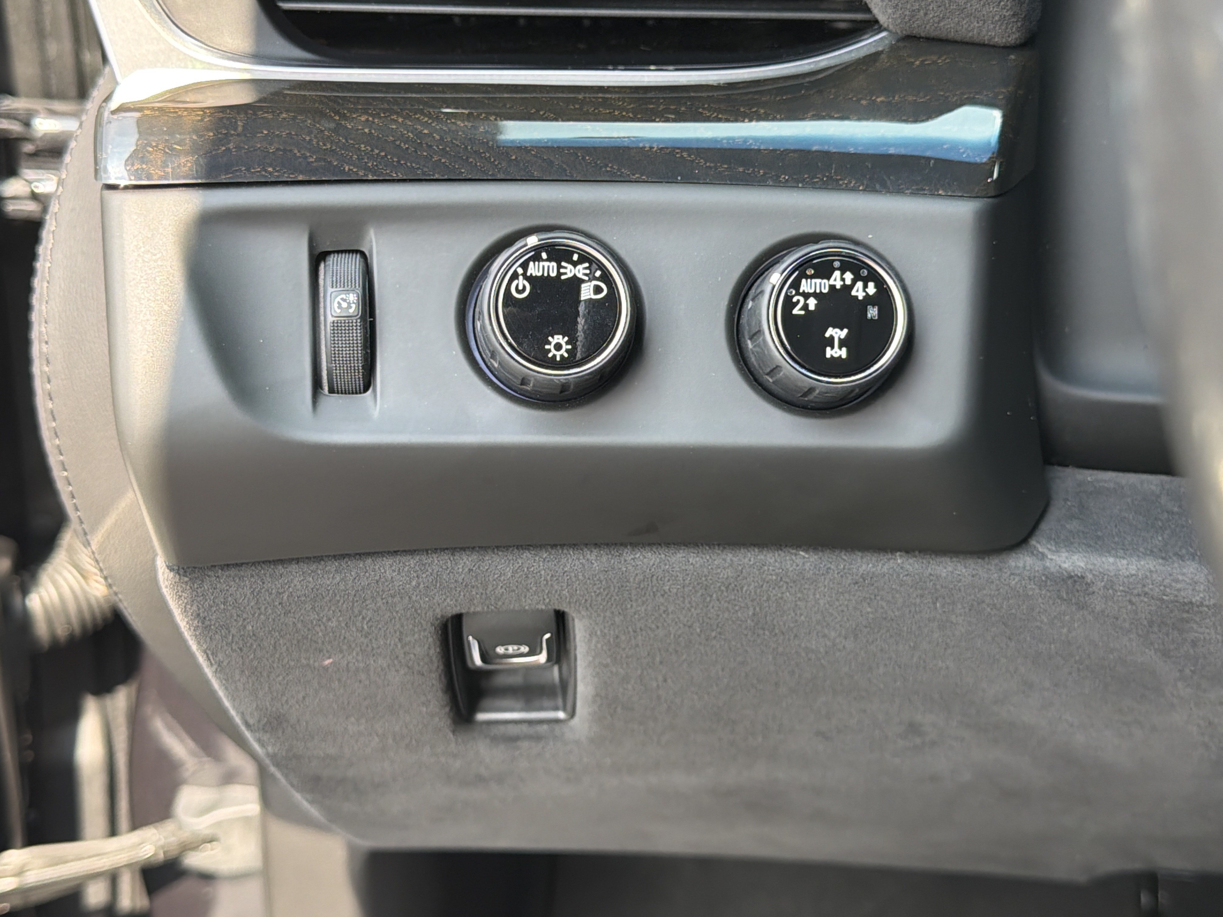 Used 2019 Cadillac Escalade Platinum AWD/4WD image 39