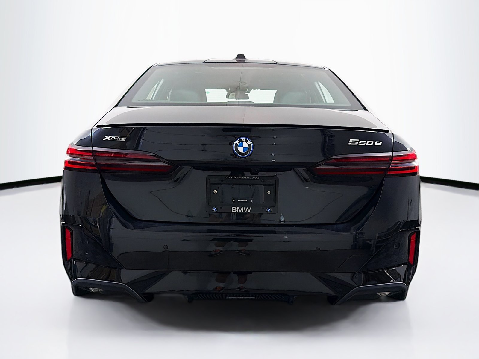 New 2027 BMW 550e xDrive AWD/4WD image 6