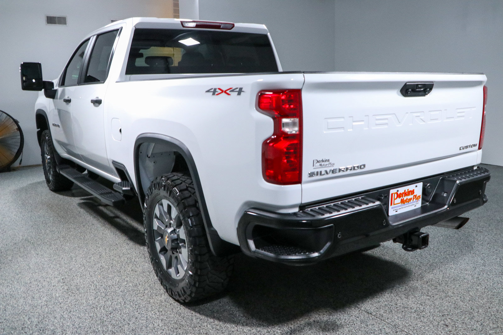 Used 2024 Chevrolet Silverado 2500 Custom w/ Custom Value Package AWD/4WD image 10