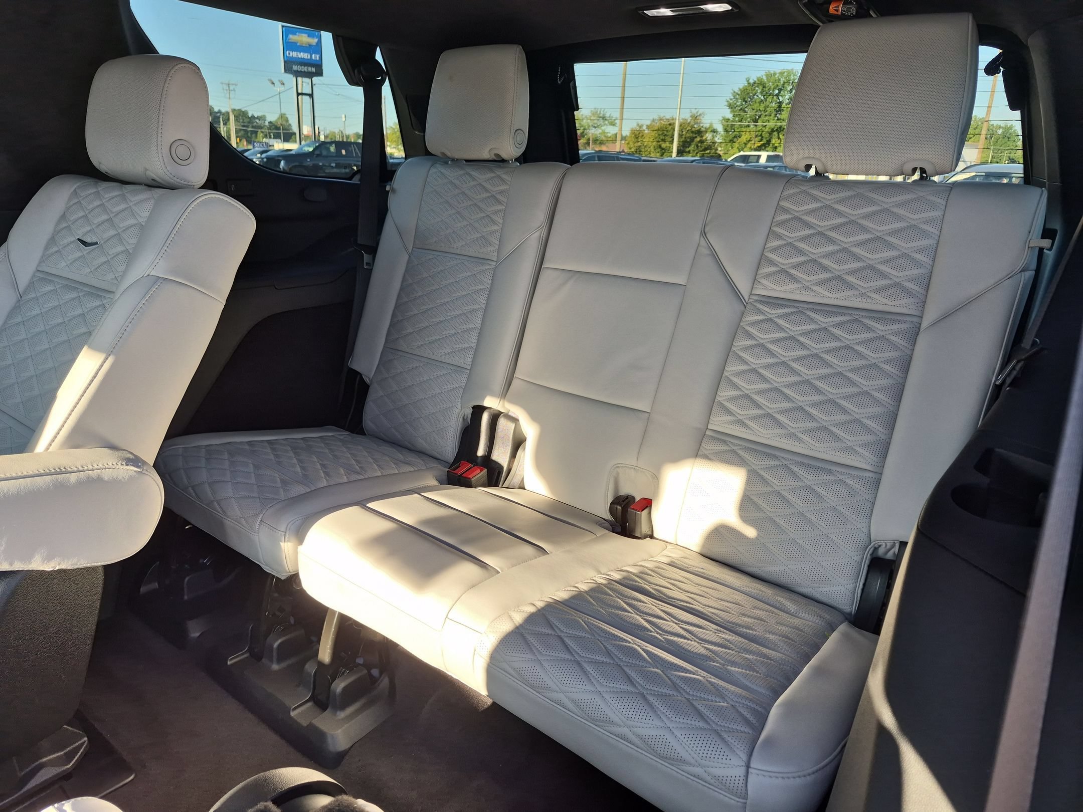 New 2026 Cadillac Escalade Platinum Sport w/ LPO, ONYX Package AWD/4WD image 32