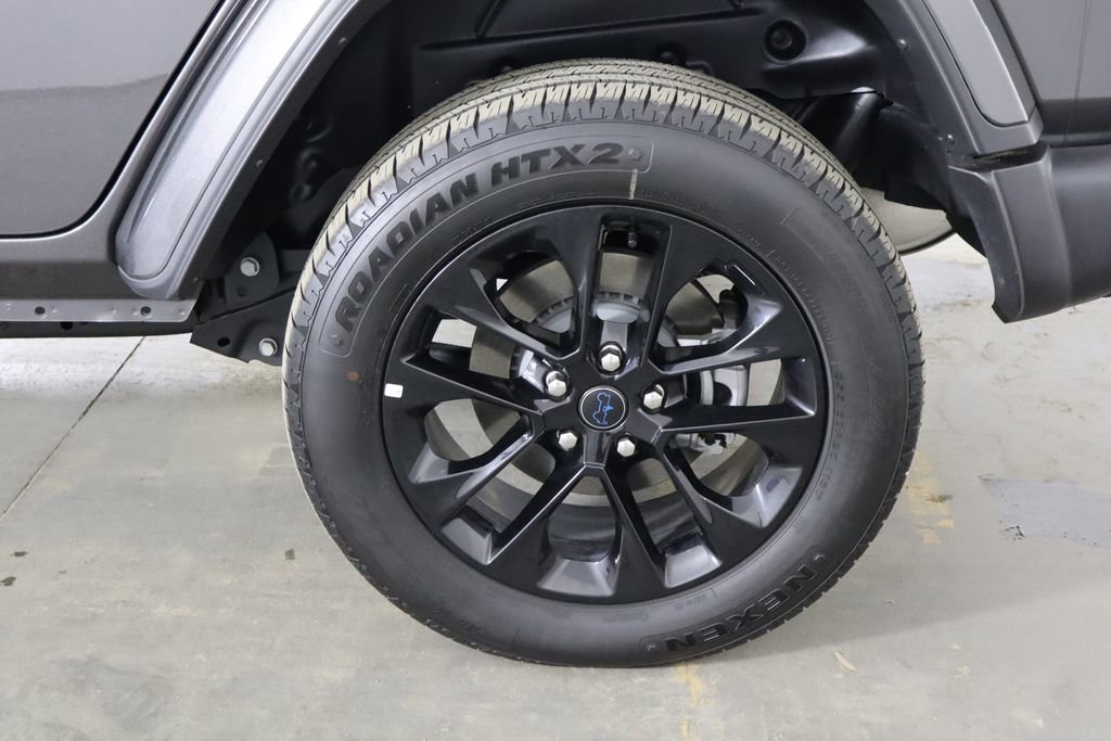 Used 2025 Jeep Wrangler Unlimited Sahara w/ Safety Group image 44