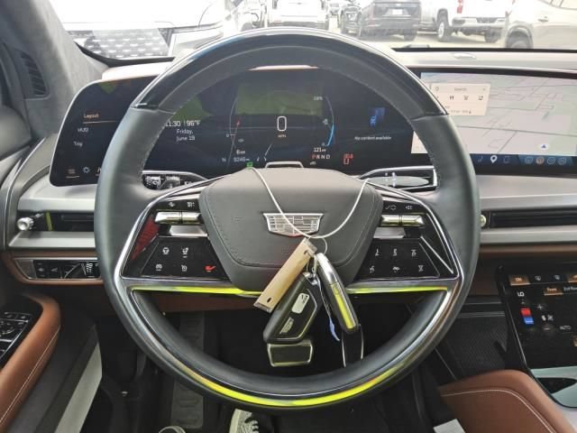 Used 2026 Cadillac Vistiq Platinum AWD/4WD image 3