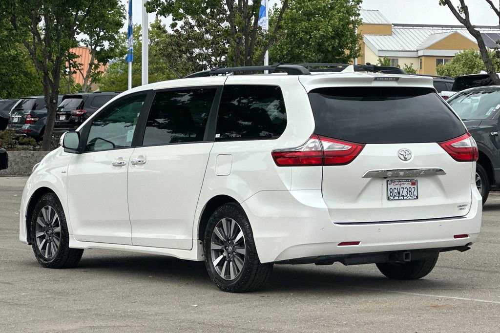 Used 2018 Toyota Sienna Limited AWD/4WD image 6