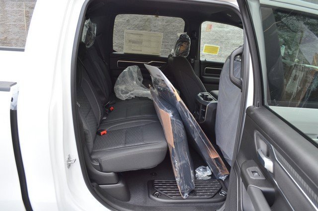 New 2026 RAM 1500 4x4 Crew Cab image 33