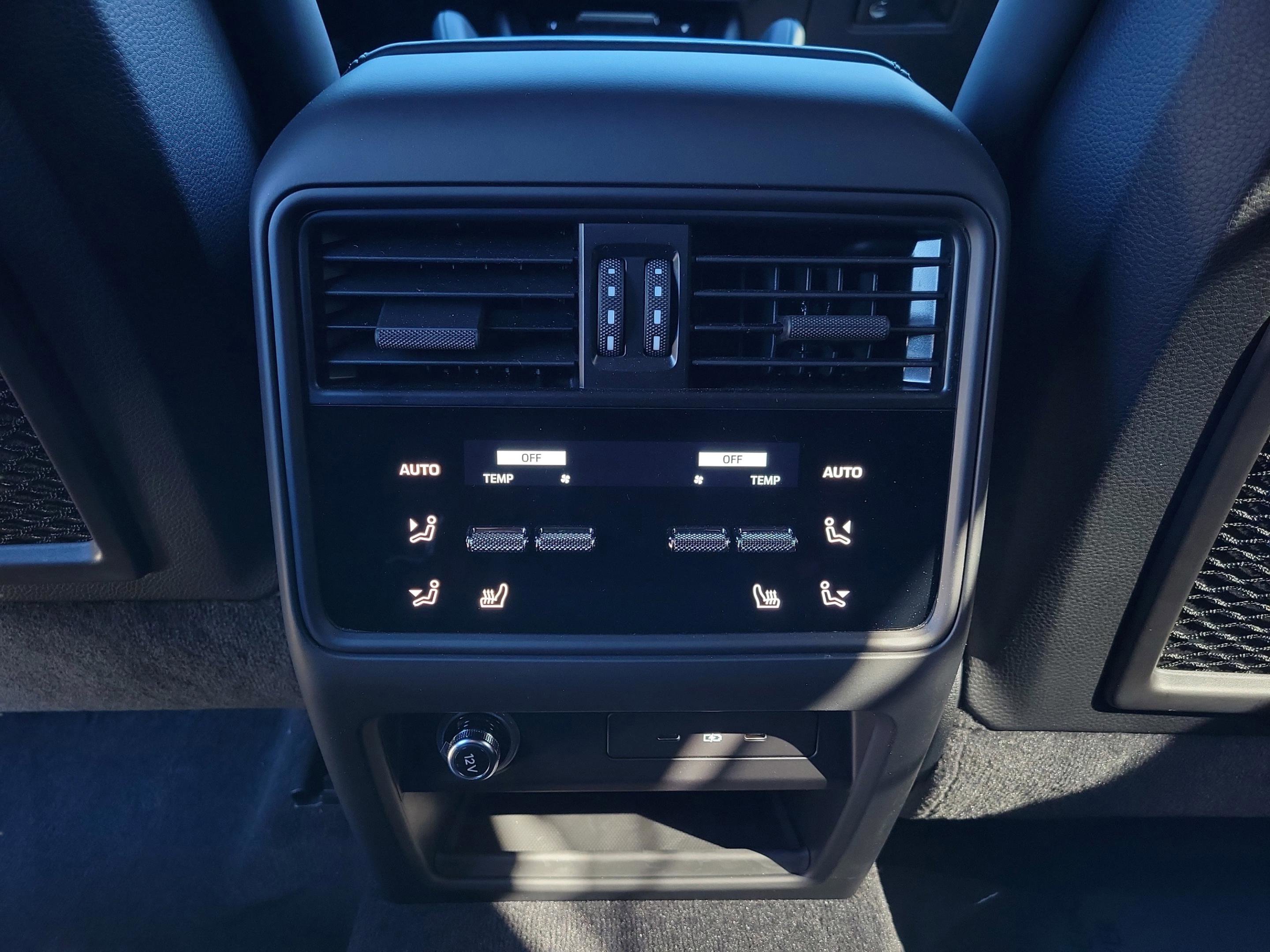 Used 2024 Porsche Cayenne S image 15