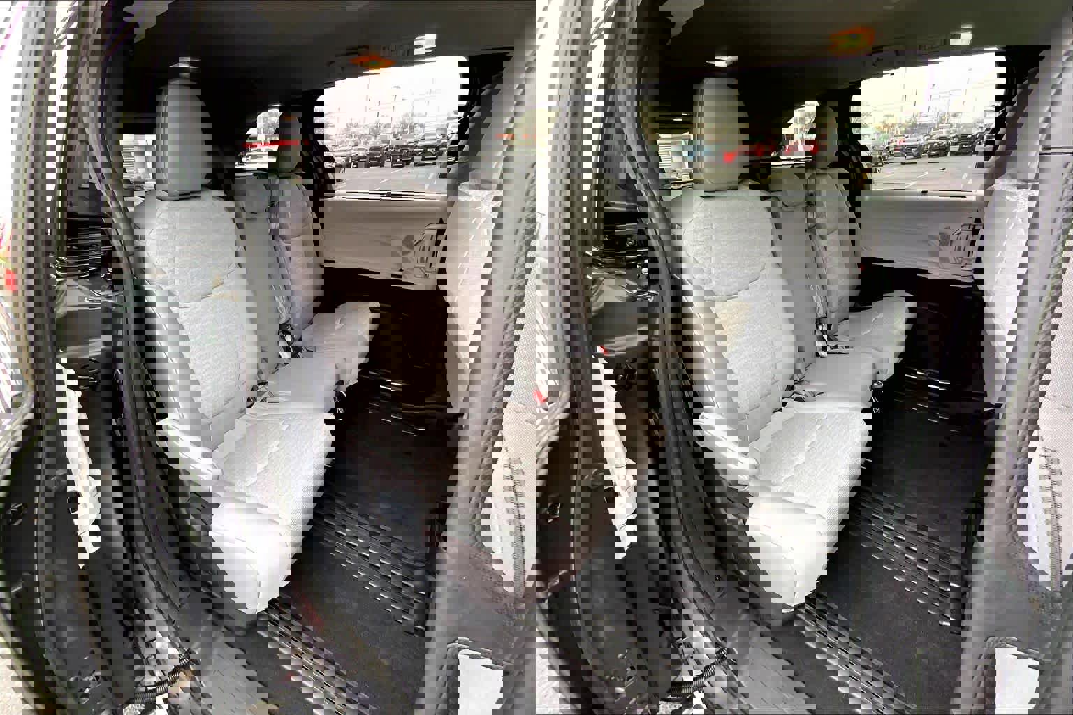 Used 2025 Toyota Sienna LE image 20