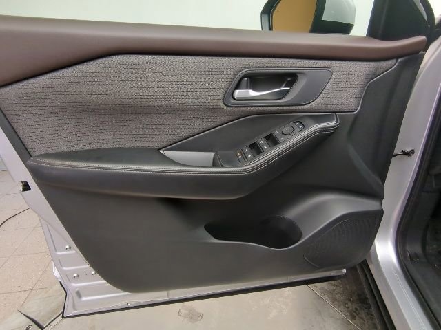 Used 2022 Nissan Rogue SV image 24