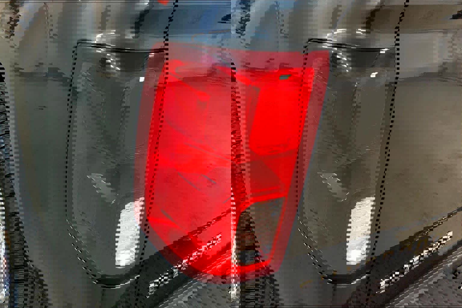 Used 2018 Chevrolet Silverado 1500 High Country image 28