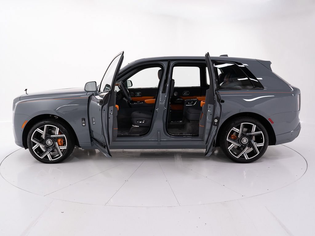 New 2027 Rolls-Royce Cullinan Black Badge AWD/4WD image 9