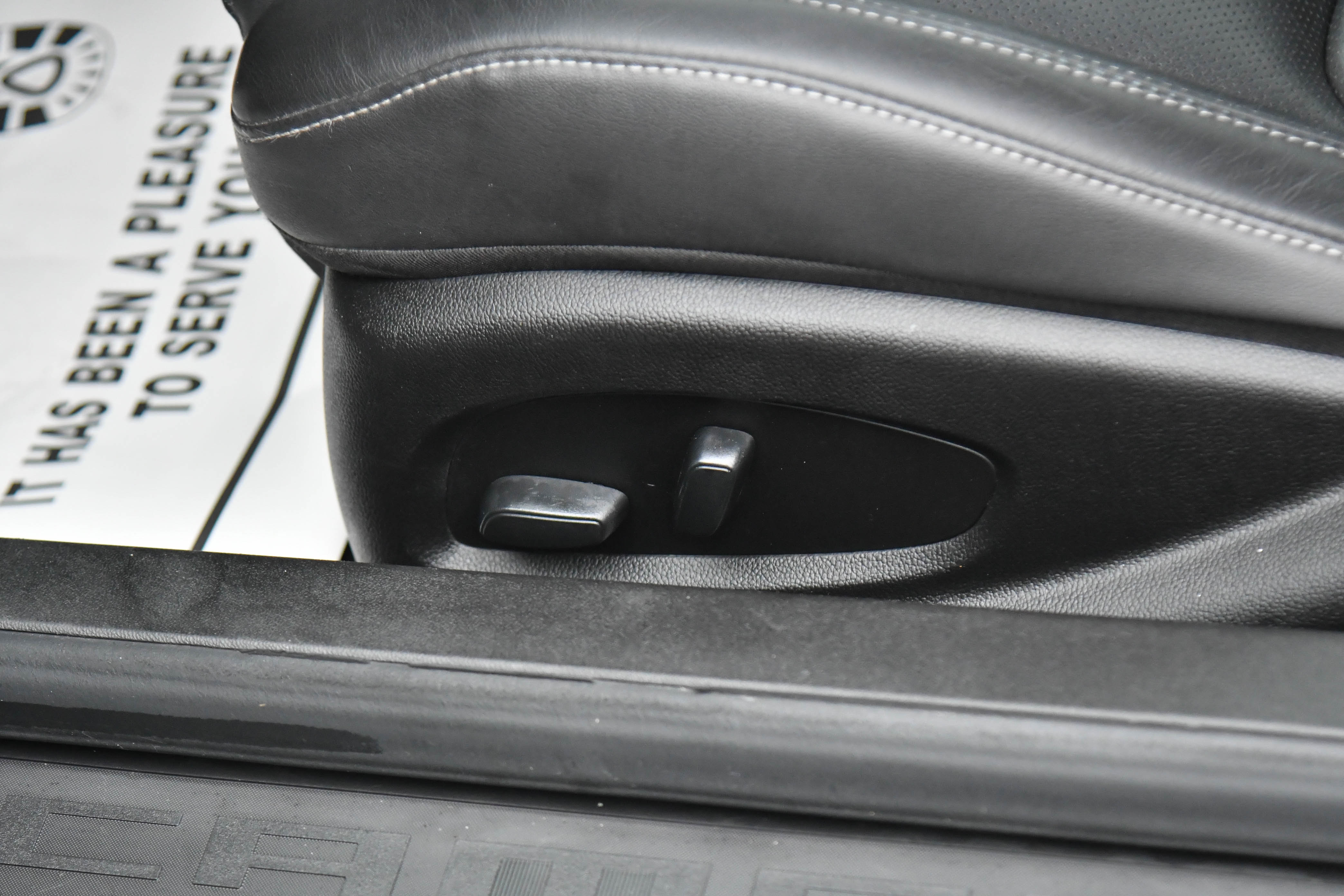 Used 2020 Chevrolet Camaro LT w/ RS Package image 16