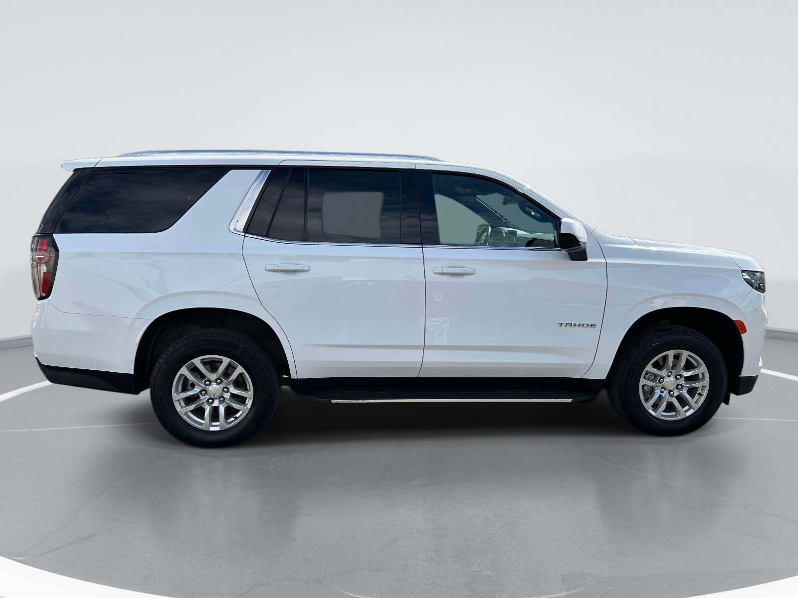 Used 2024 Chevrolet Tahoe LT AWD/4WD image 4