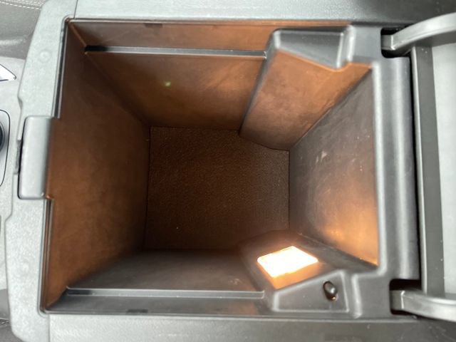 Used 2023 Chevrolet Traverse LT image 25