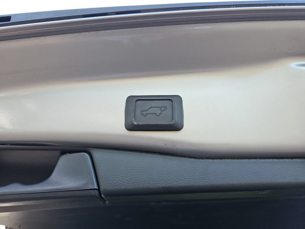 Used 2023 Toyota RAV4 XLE Premium FWD image 34