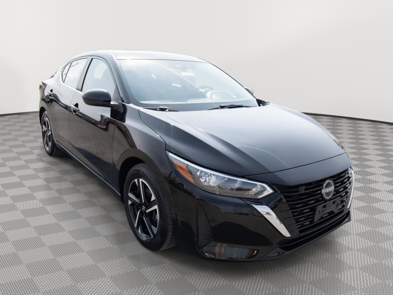 Used 2025 Nissan Sentra SV image 3