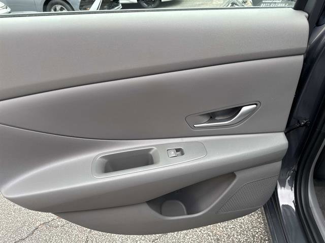 Used 2023 Hyundai Elantra Blue FWD image 10