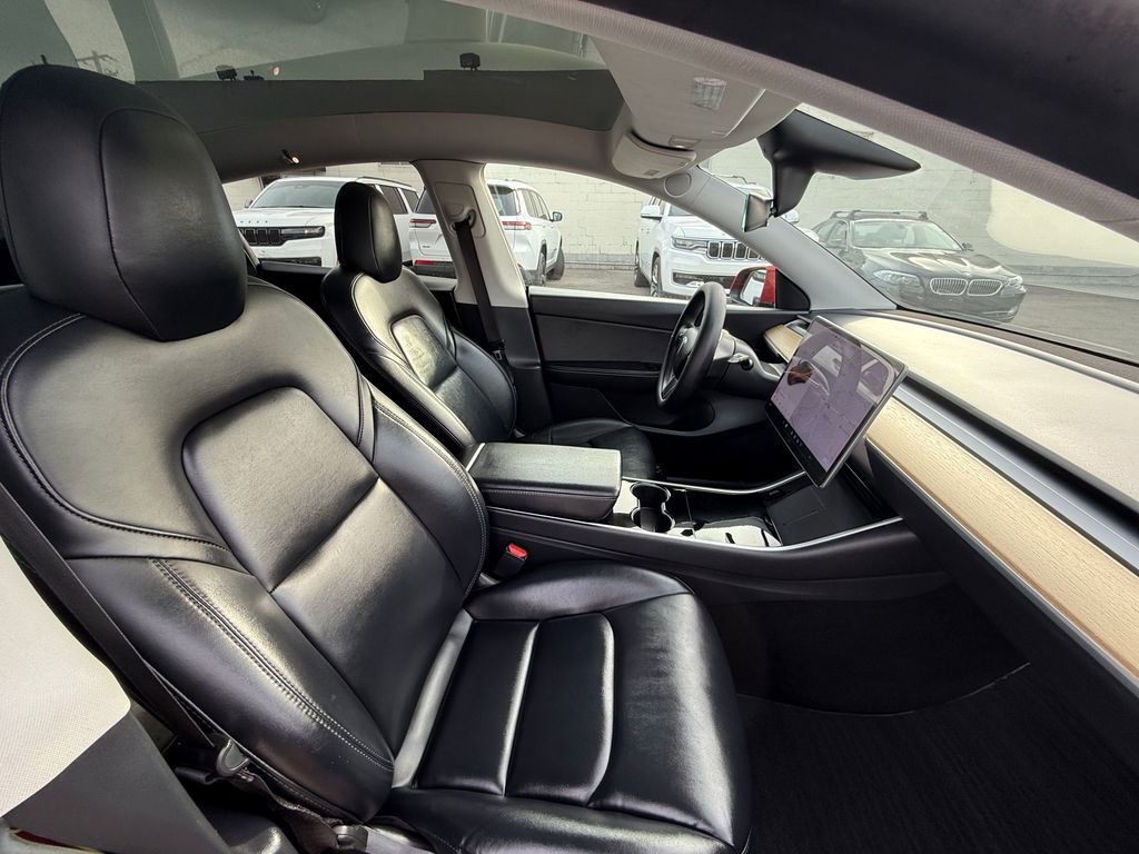 Used 2020 Tesla Model Y Long Range image 17