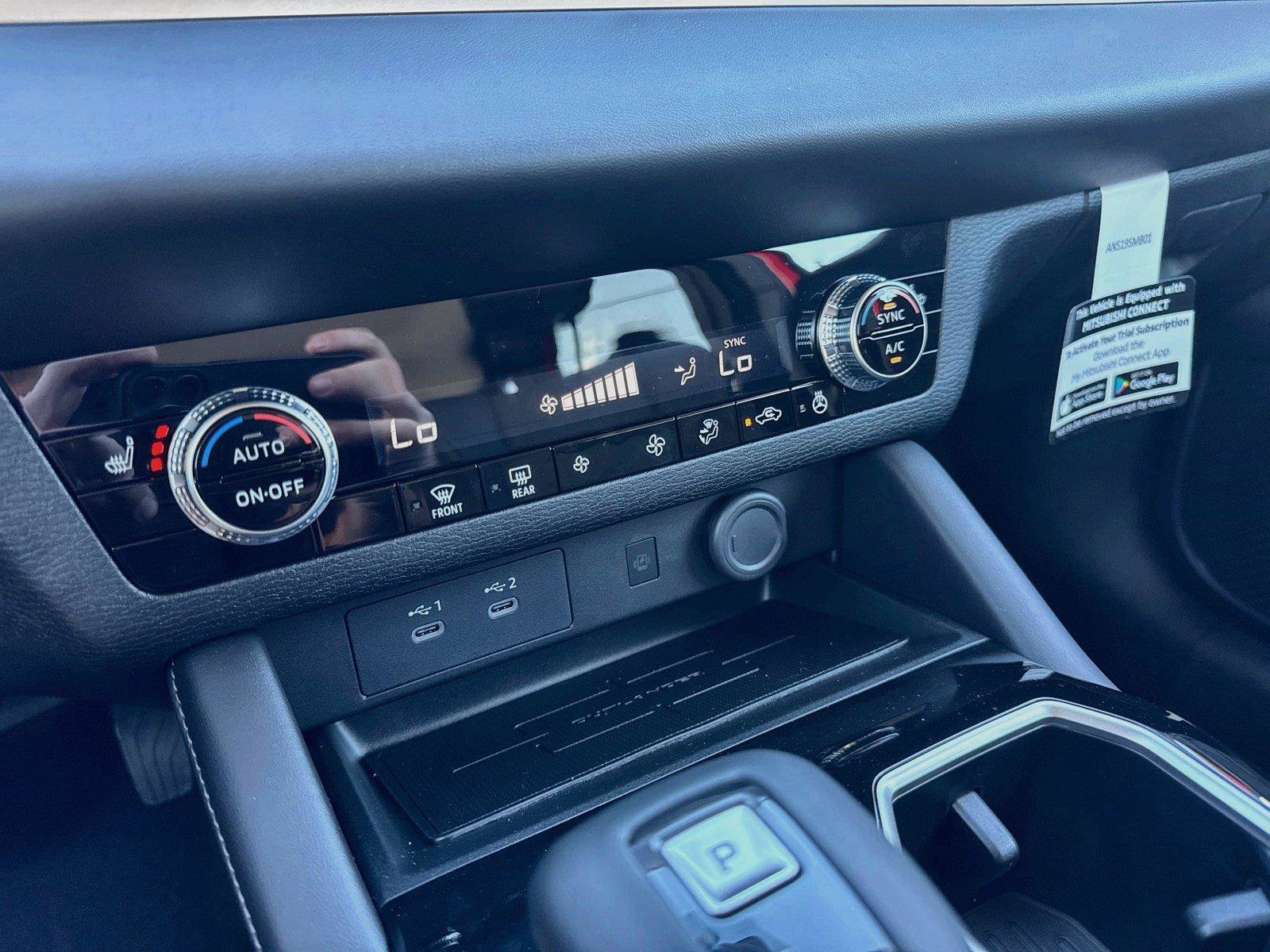 New 2026 Mitsubishi Outlander SE FWD image 19