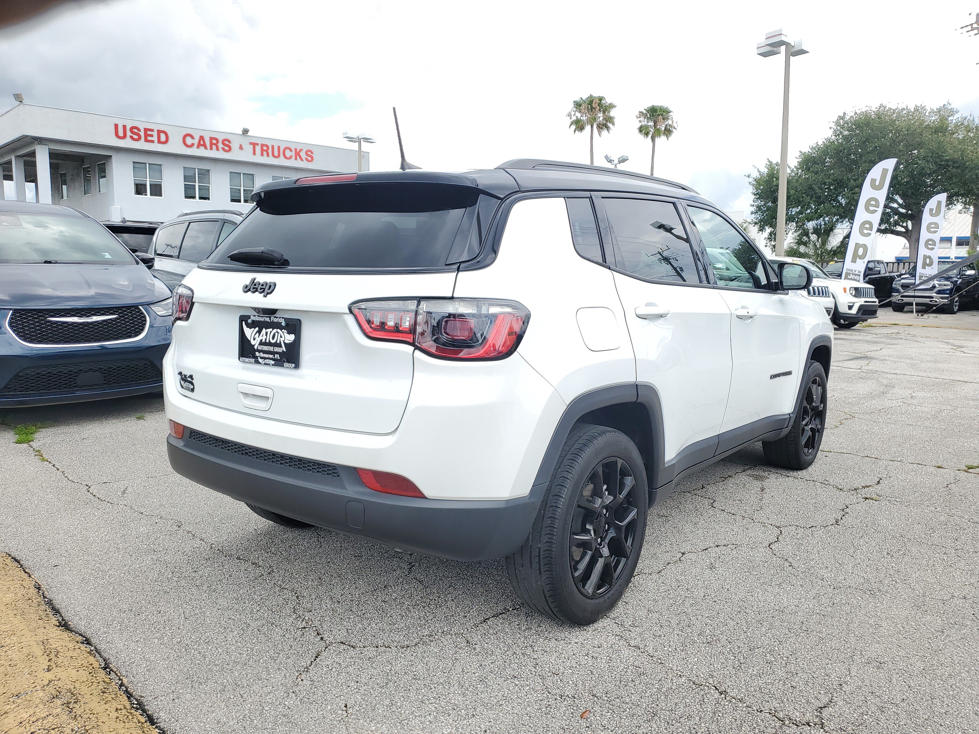 Used 2023 Jeep Compass Latitude AWD/4WD image 4