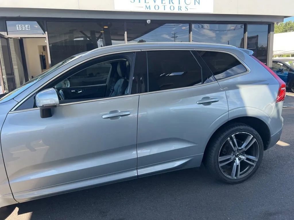 Used 2018 Volvo XC60 T5 Momentum w/ Advanced Package image 5