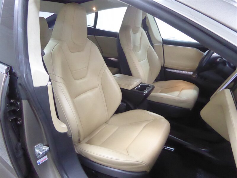 Used 2015 Tesla Model S 70D AWD/4WD image 23