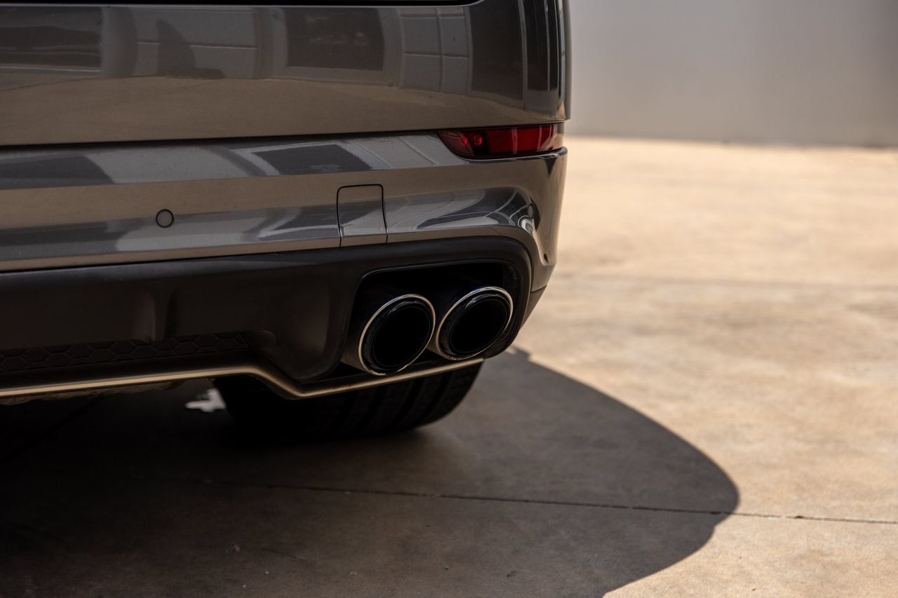 Used 2020 Porsche Cayenne Turbo AWD/4WD image 11