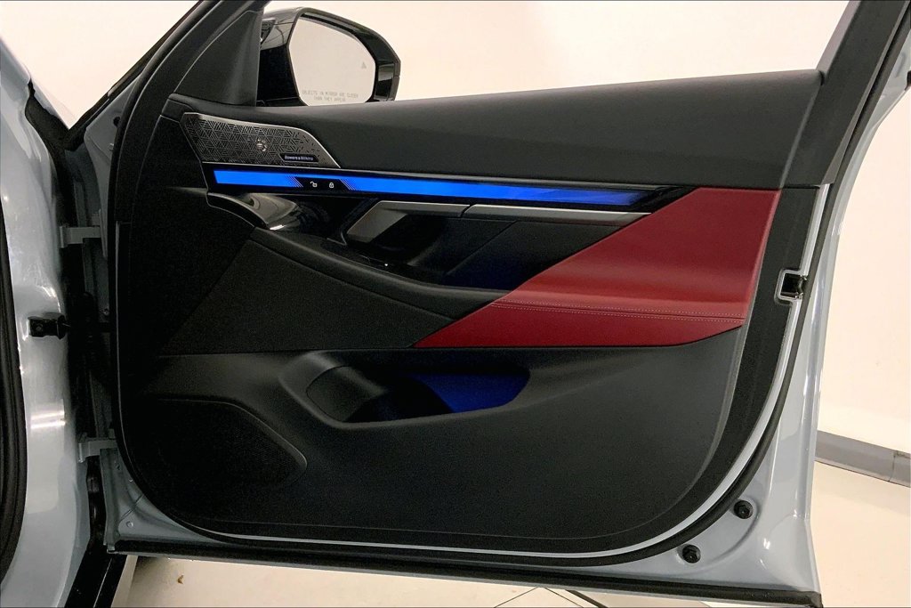Certified 2025 BMW i5 M60 AWD/4WD image 25