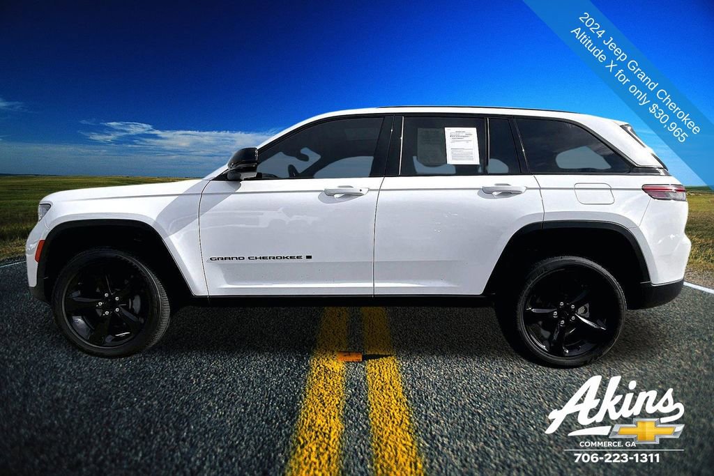 Used 2024 Jeep Grand Cherokee Altitude image 15