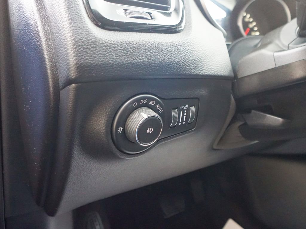 Used 2018 Jeep Compass Limited image 17