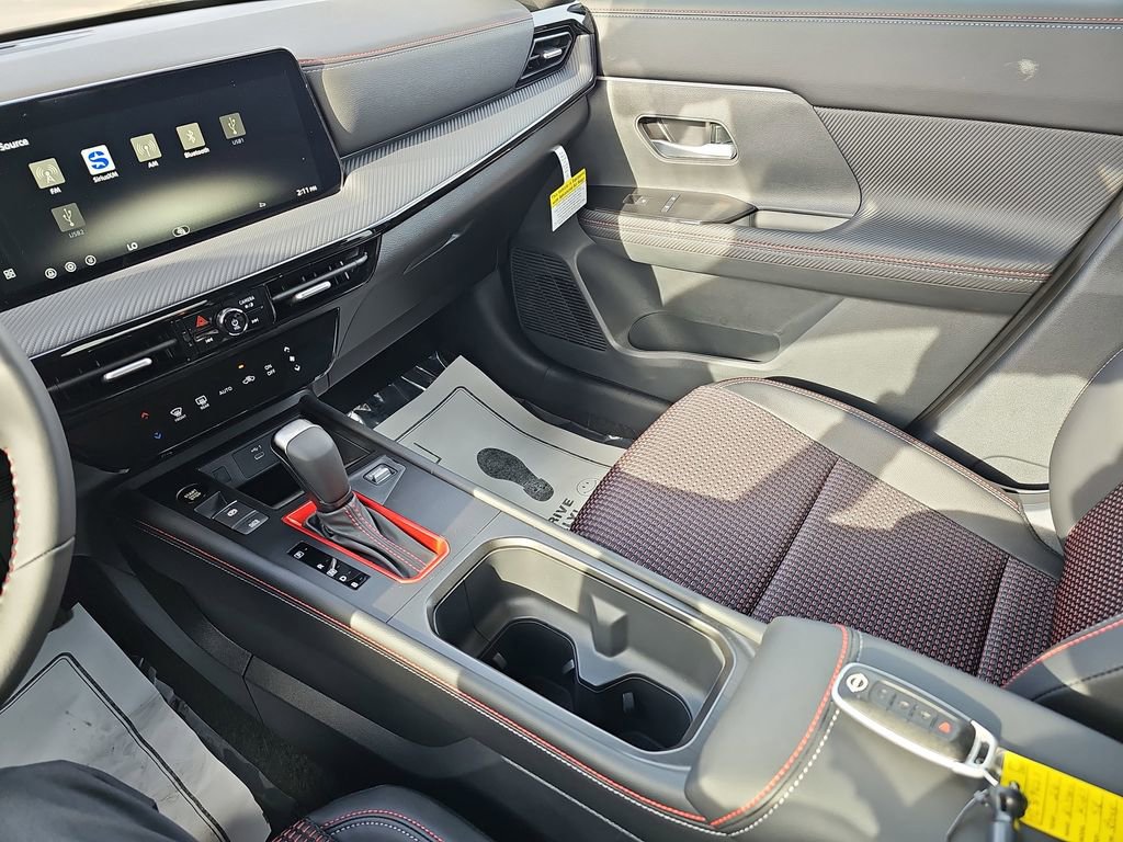 New 2026 Nissan Kicks SR FWD image 28