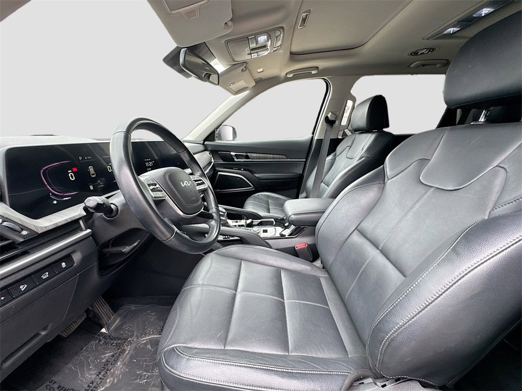 Used 2023 Kia Telluride EX w/ EX Captain's Chair Package image 22