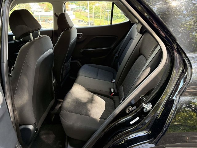 Used 2023 Hyundai Venue SE w/ Cargo Package FWD image 12