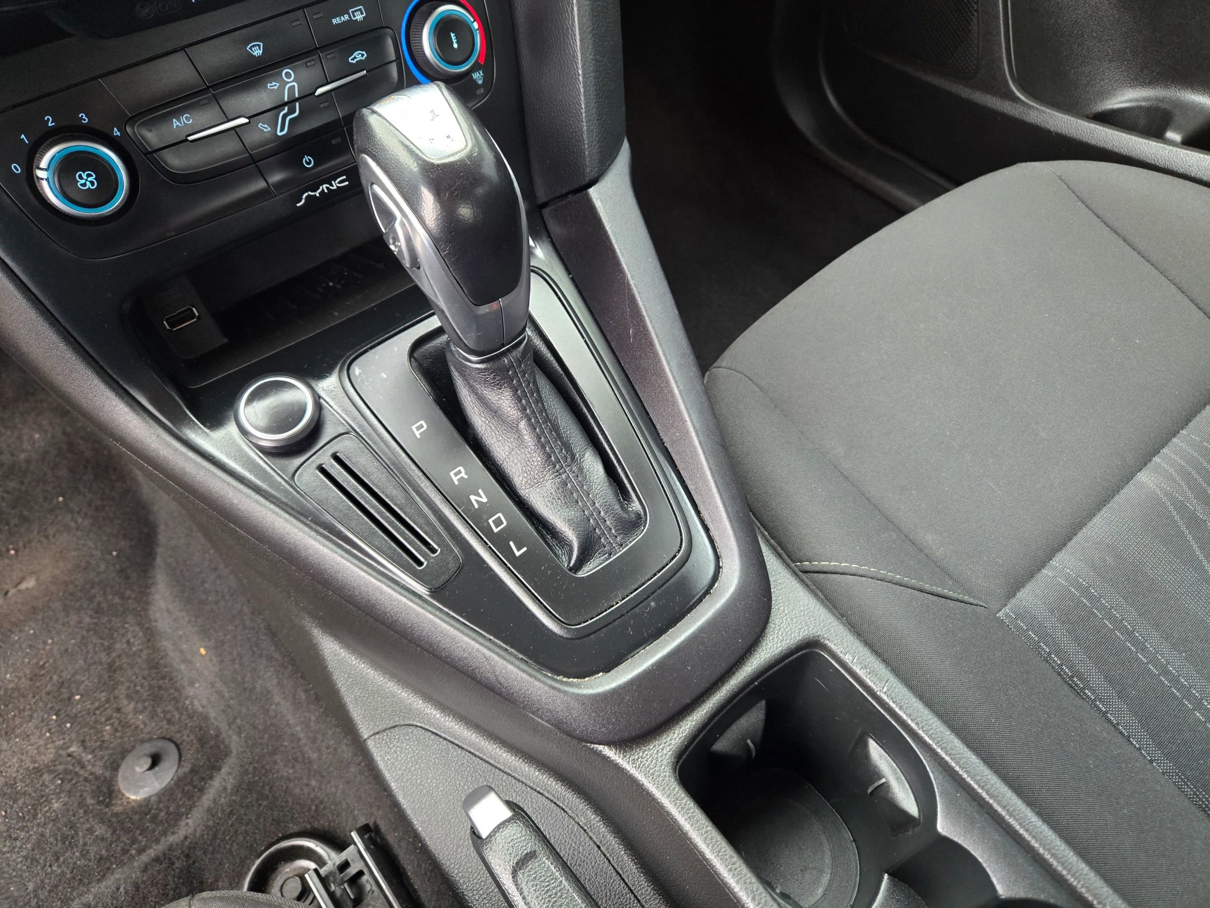 Used 2016 Ford Focus SE FWD image 30