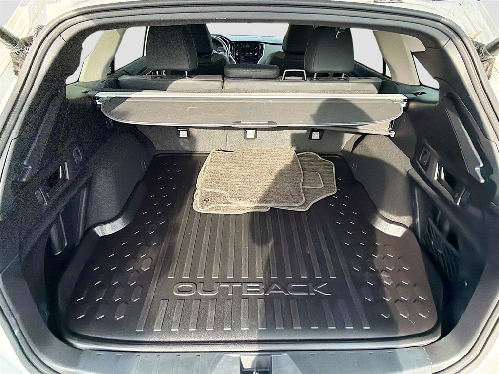 Used 2023 Subaru Outback Onyx Edition image 32