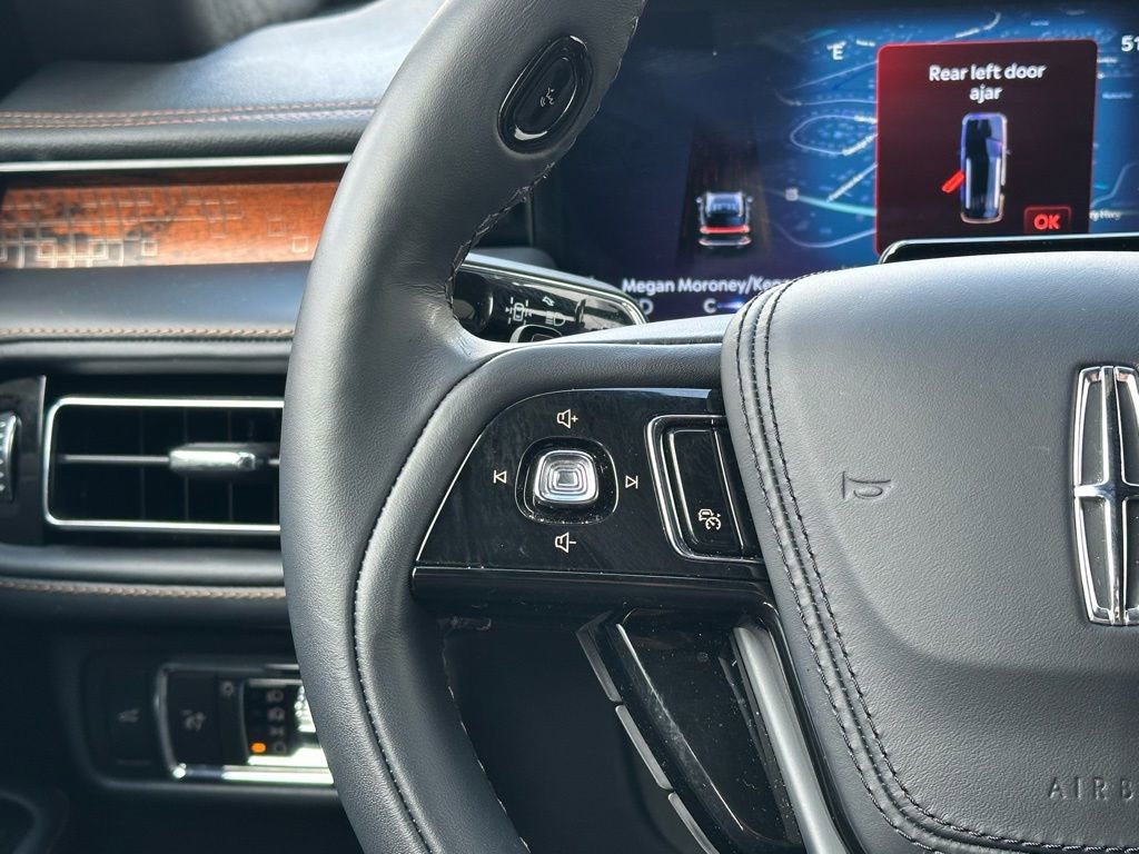 New 2025 Lincoln Aviator Black Label AWD/4WD image 9