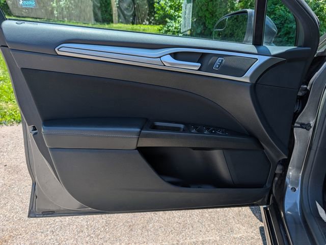 Used 2018 Ford Fusion SE w/ Fusion SE Technology Package FWD image 31