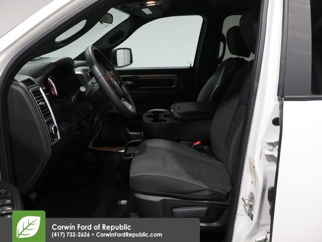 Used 2024 RAM 1500 Classic Warlock AWD/4WD image 9