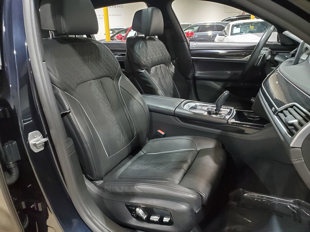 Used 2019 BMW 750i w/ Luxury Rear Seating Package image 14