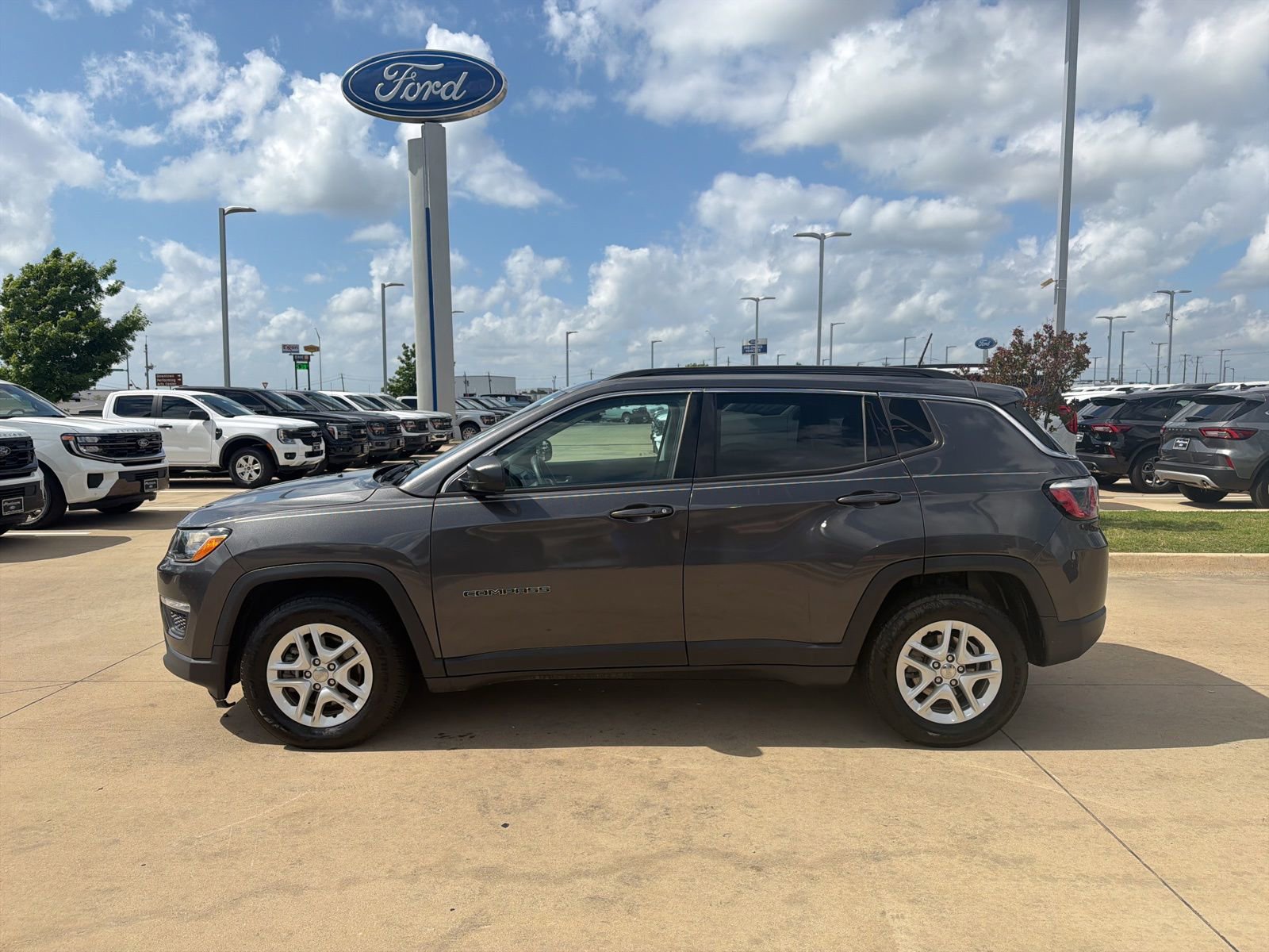 Used 2019 Jeep Compass Sport w/ Tech Group image 2