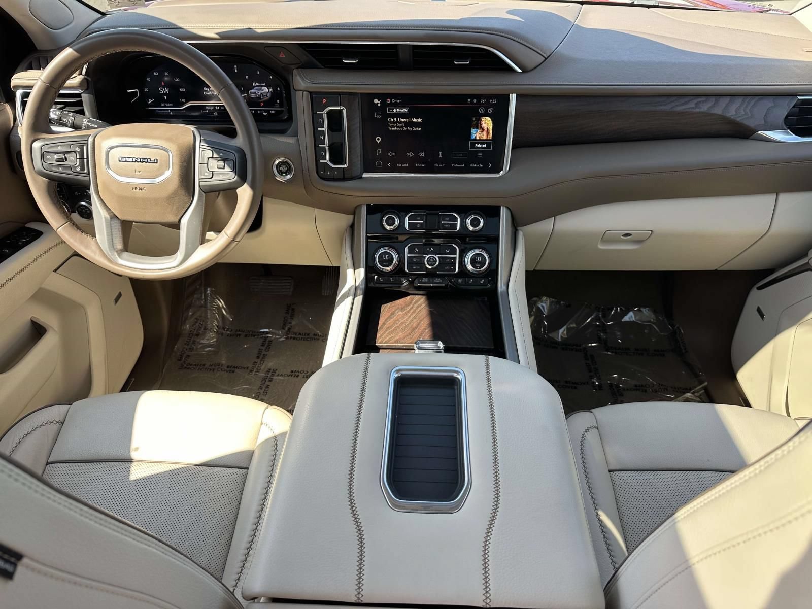 Used 2023 GMC Yukon Denali AWD/4WD image 9
