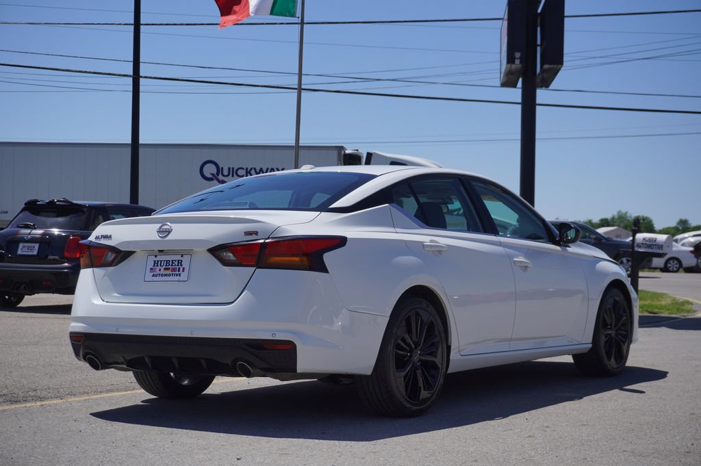 Used 2024 Nissan Altima 2.5 SR FWD image 7