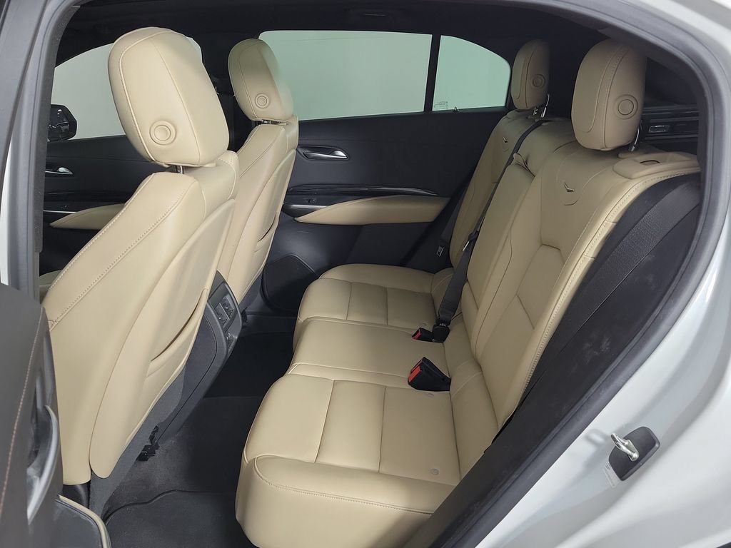 Certified 2024 Cadillac XT4 Luxury w/ Cold Weather Package FWD image 11