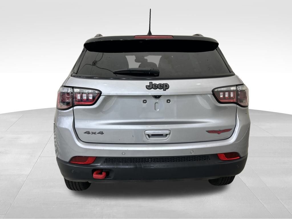 Used 2024 Jeep Compass Trailhawk image 4