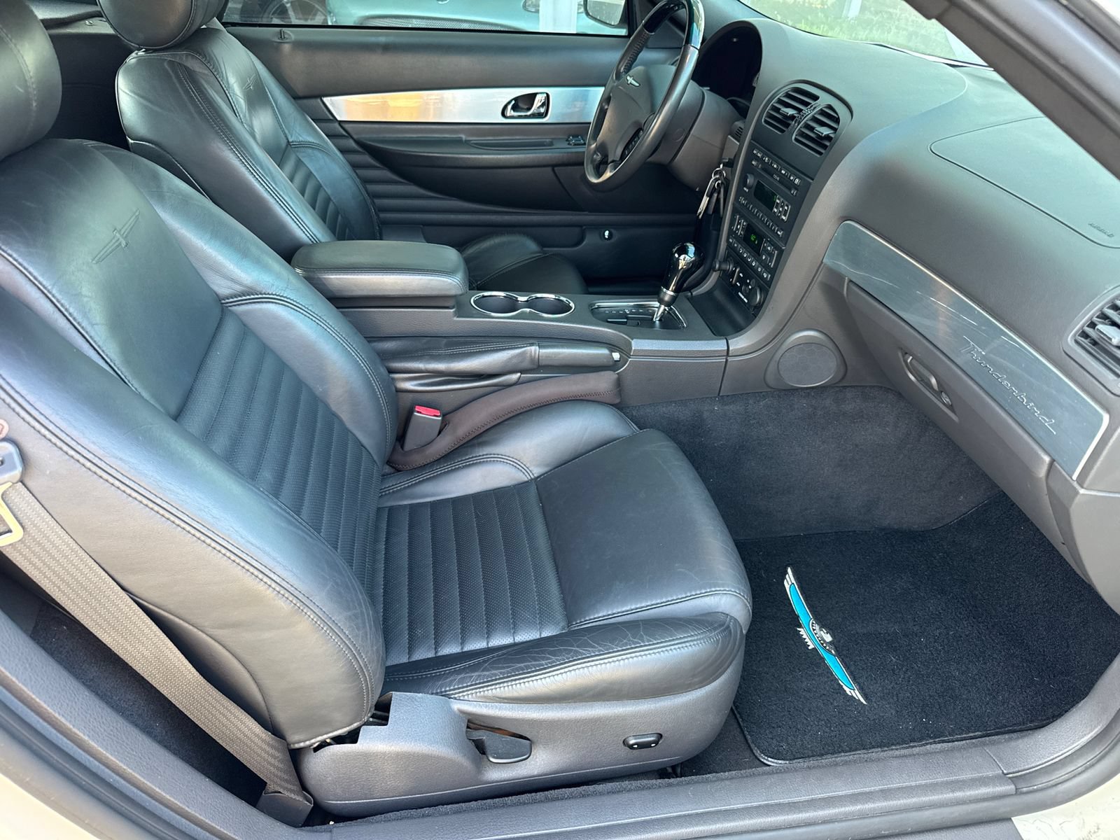 Used 2002 Ford Thunderbird RWD image 10