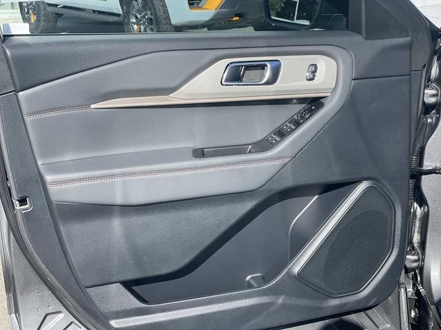 New 2026 Ford Explorer Active RWD image 18