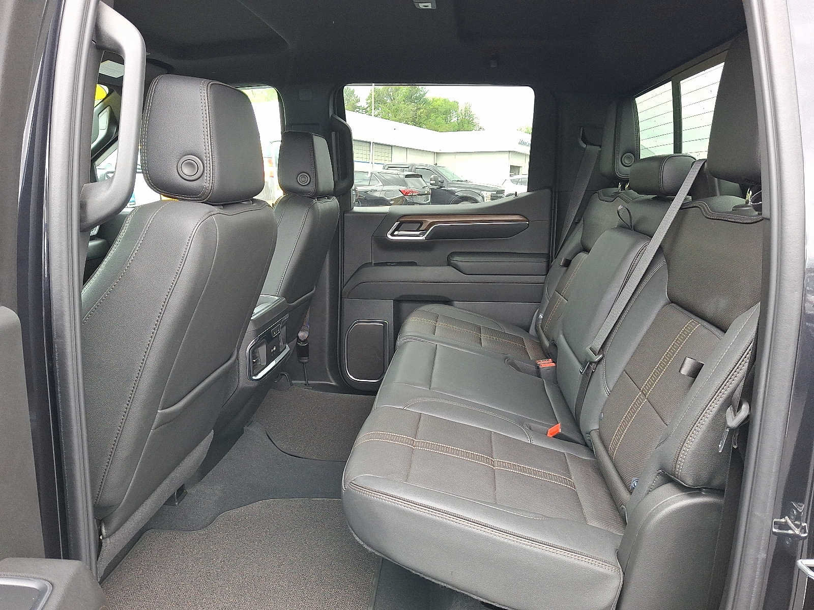 Used 2024 Chevrolet Silverado 1500 High Country AWD/4WD image 10