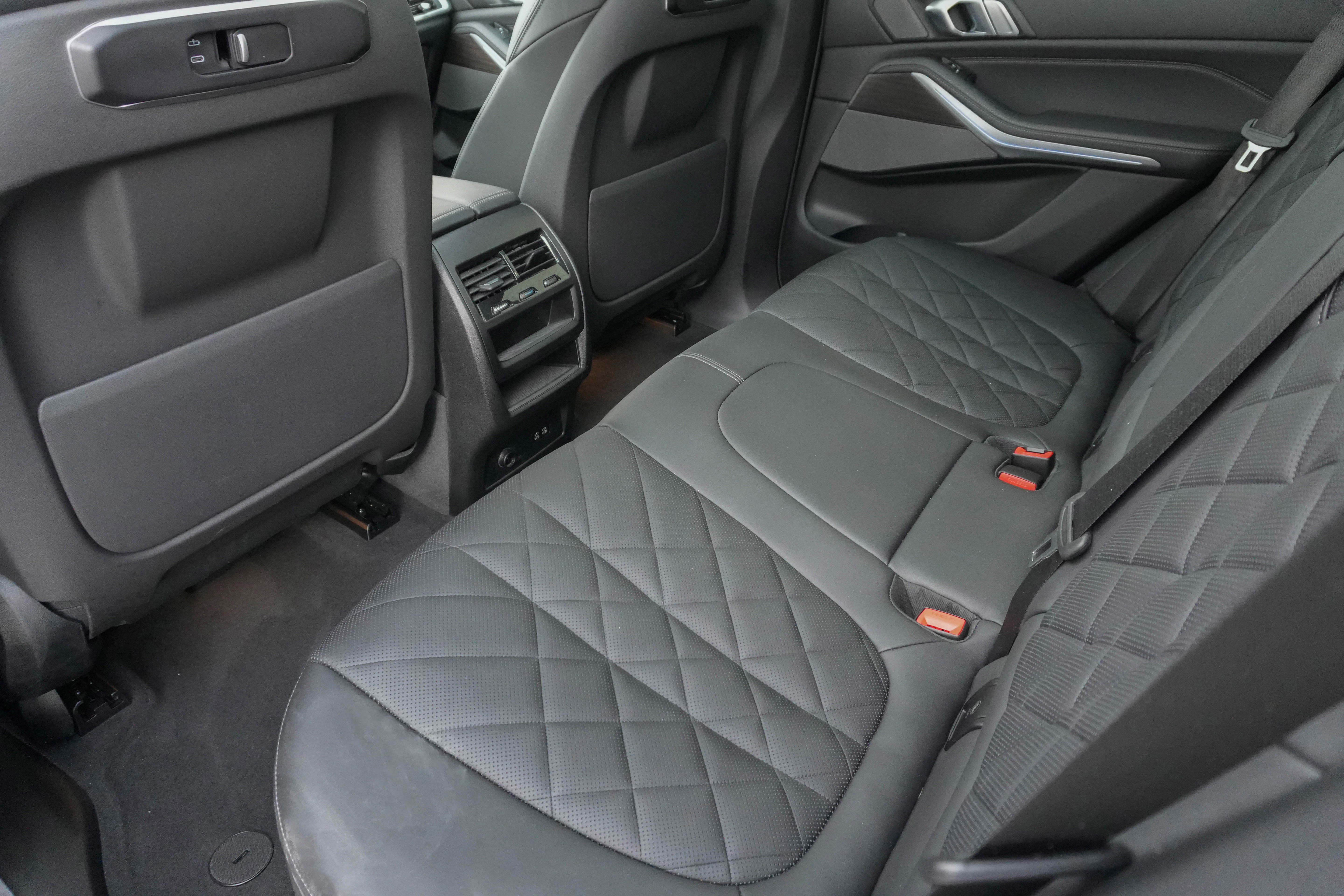 Certified 2024 BMW X5 sDrive40i w/ M Sport Package image 31