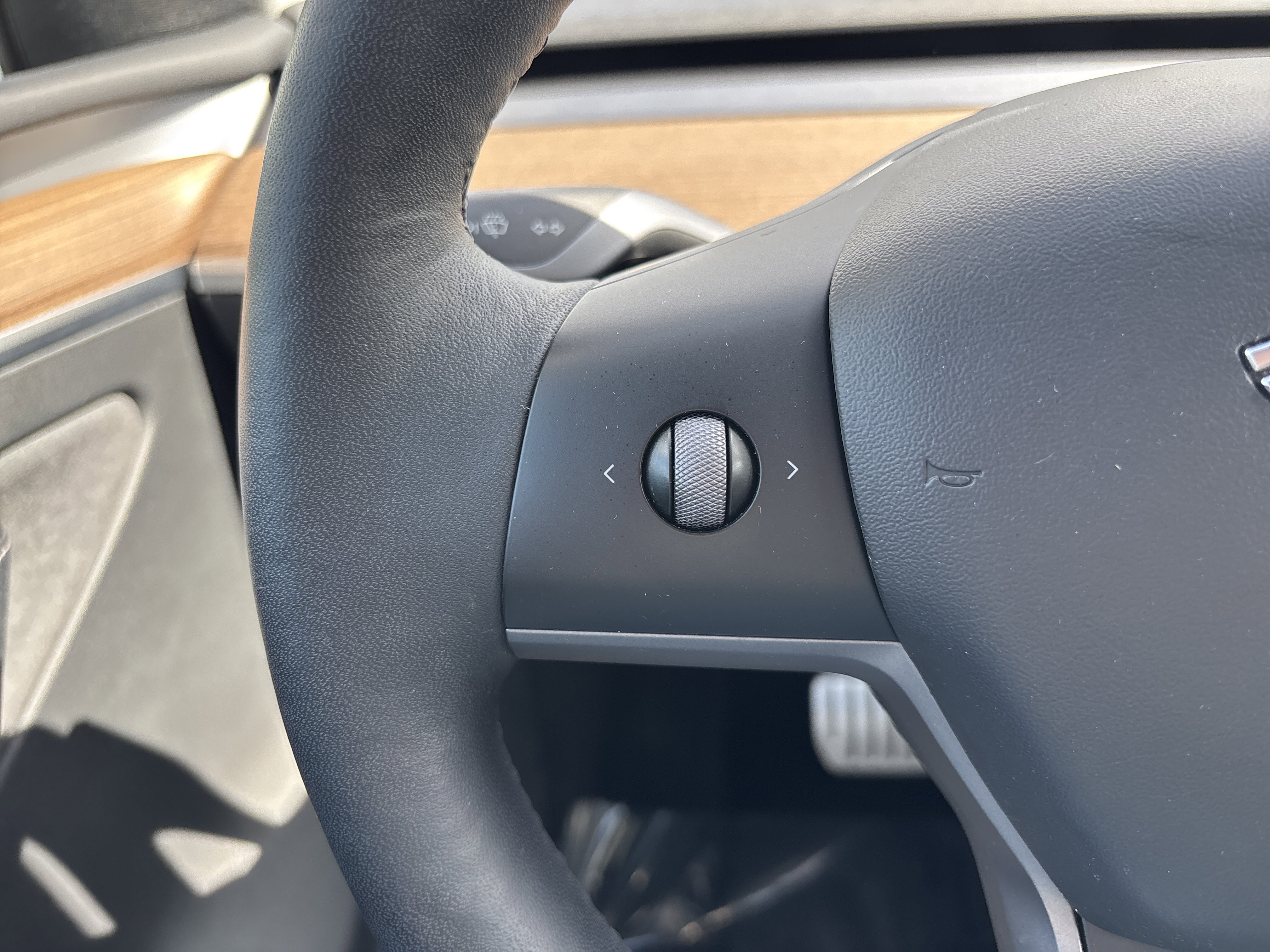 Used 2022 Tesla Model Y Performance AWD/4WD image 24