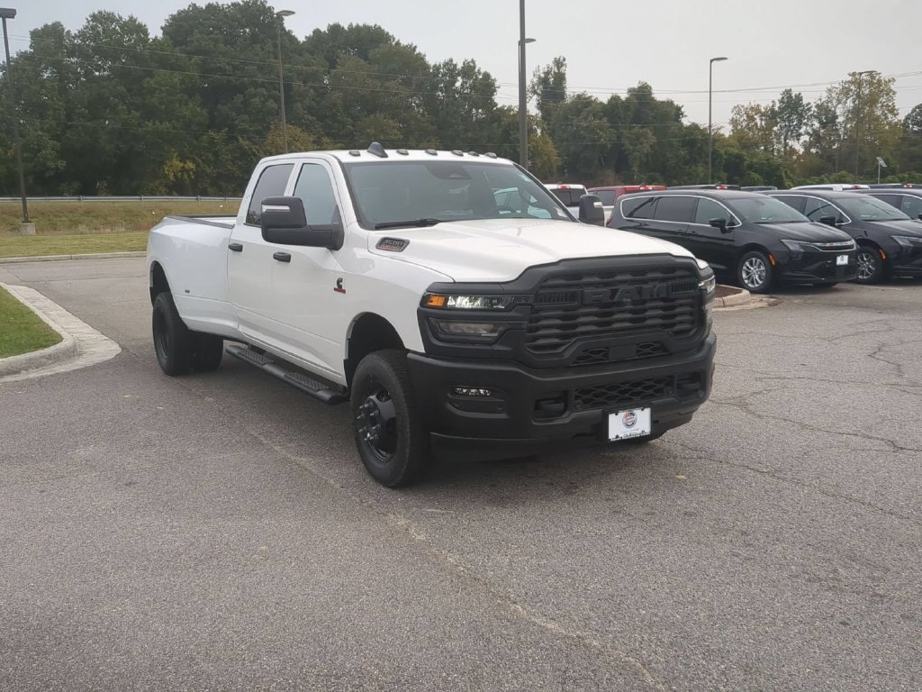 New 2026 RAM 3500 Tradesman AWD/4WD image 7