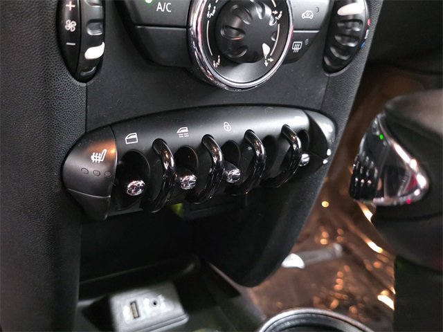 Used 2013 MINI Cooper Convertible image 23