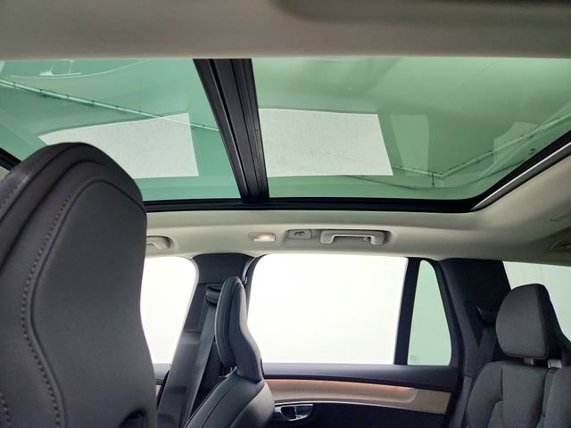 New 2026 Volvo XC90 T8 Plus w/ Protection Package Premier image 18